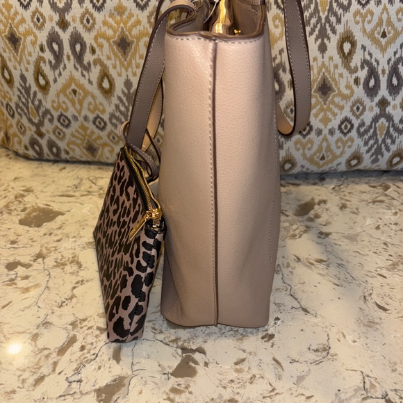 NWT Anne Klein Tan Brighton Tote Bag With Leopard Pouch - Picture 3 of 8
